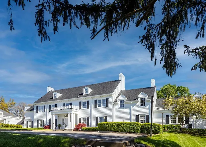 Baywood Conference And Lodging Center