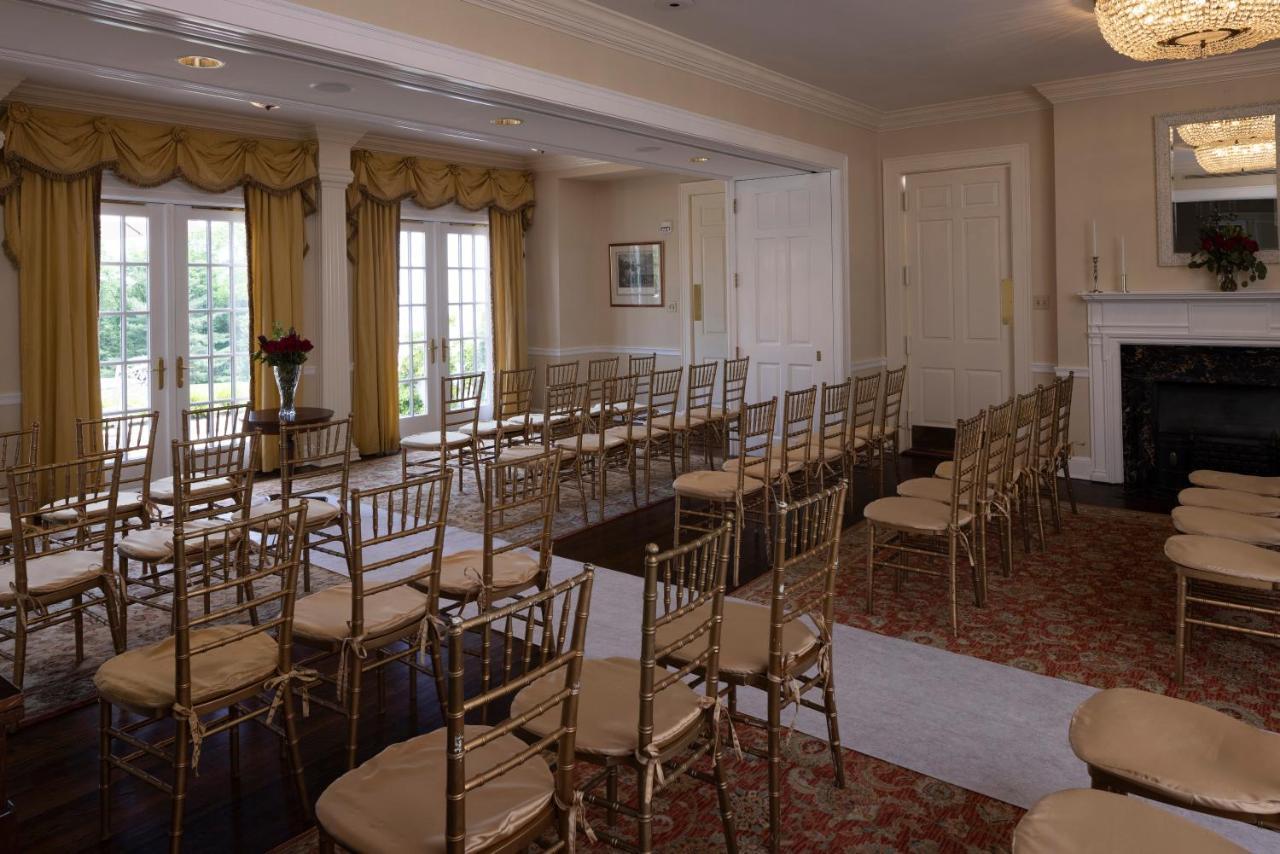 Baywood Conference And Center Hotel