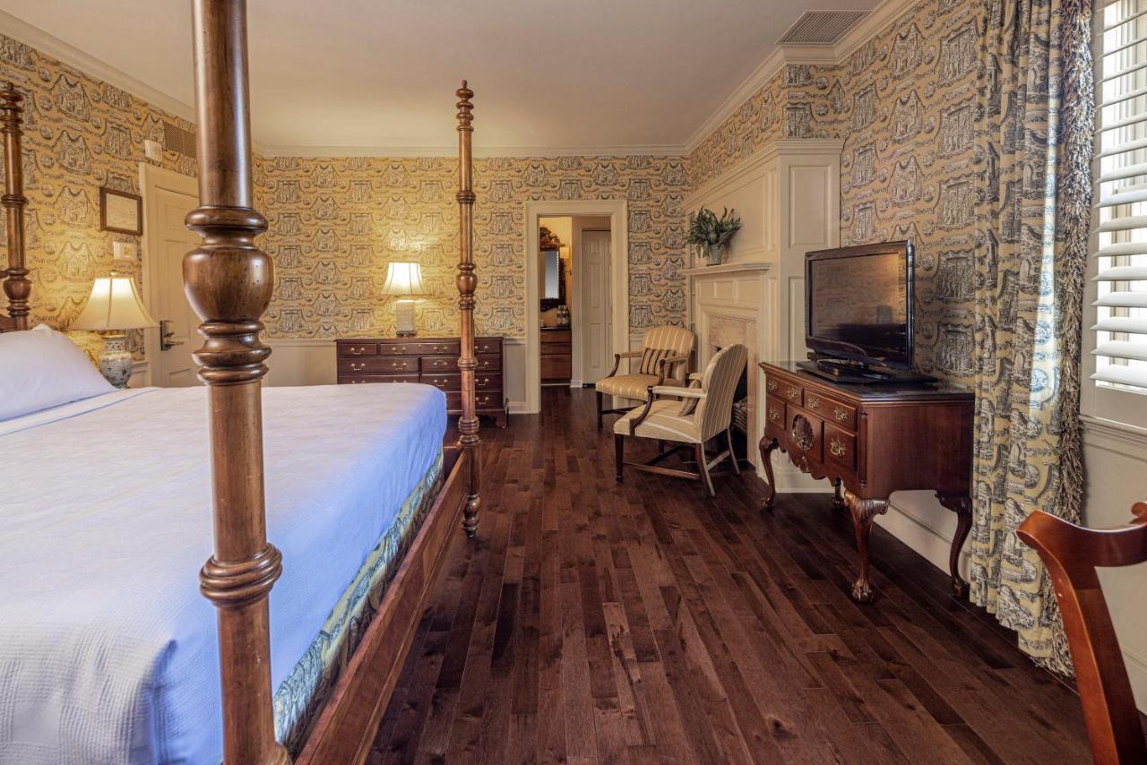 Baywood Conference And Center Hotel