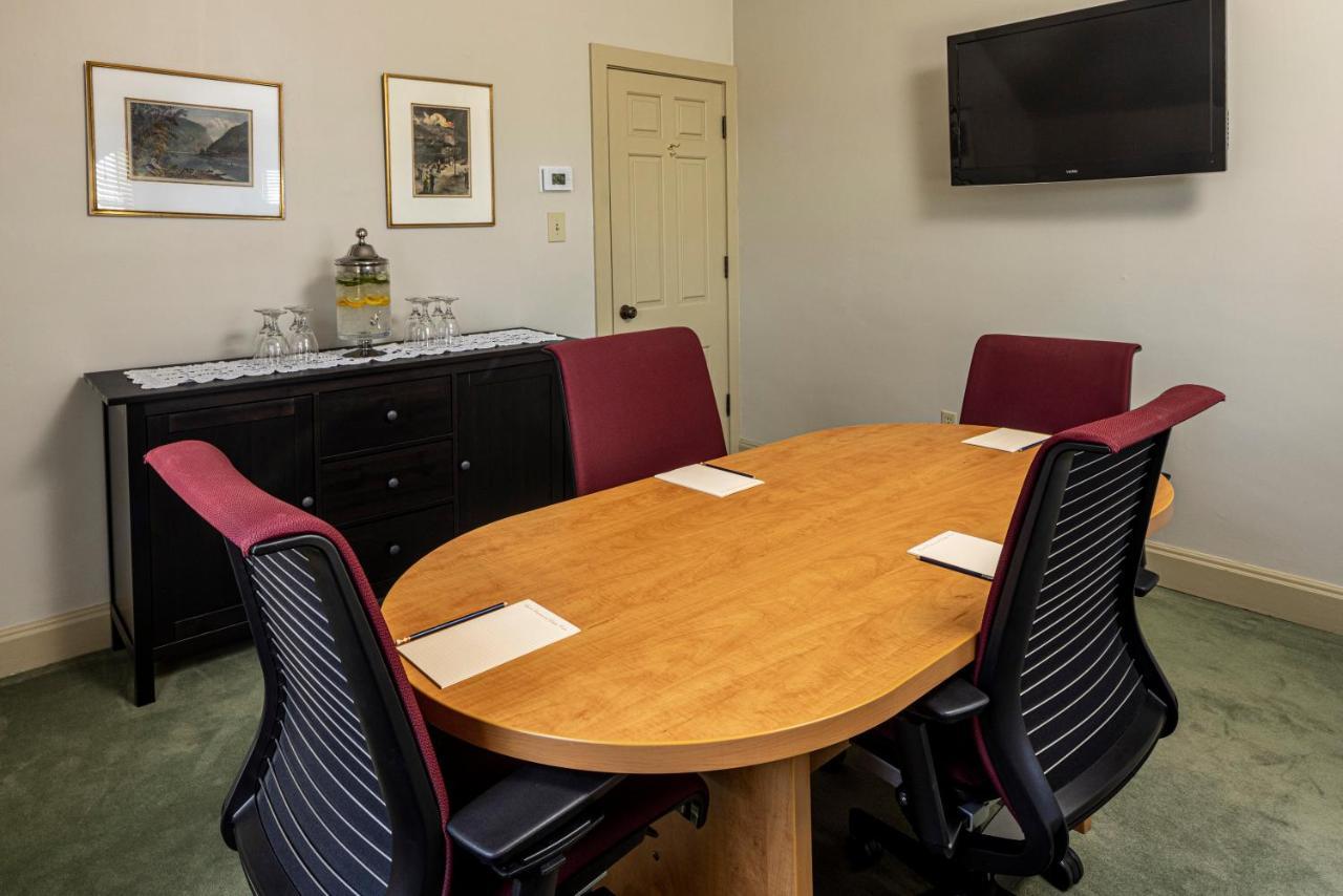 Hotel Baywood Conference And Center 3*
